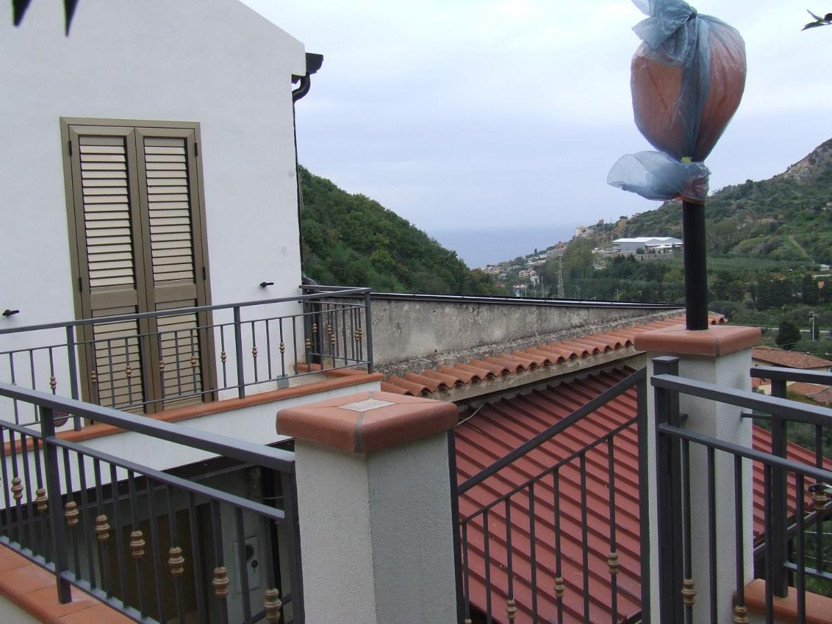 Appartamento Relax Vista Eolie Piraino Esterno foto